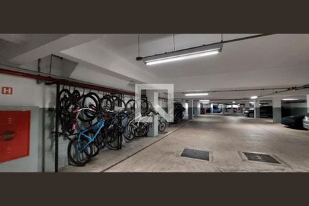 Apartamento à venda com 190m², 4 quartos e 3 vagas Apartamento à venda com 190m², 4 quartos e 3 vagasBicicletário