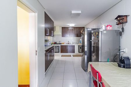 Apartamento à venda com 190m², 4 quartos e 3 vagas Apartamento à venda com 190m², 4 quartos e 3 vagasCozinha