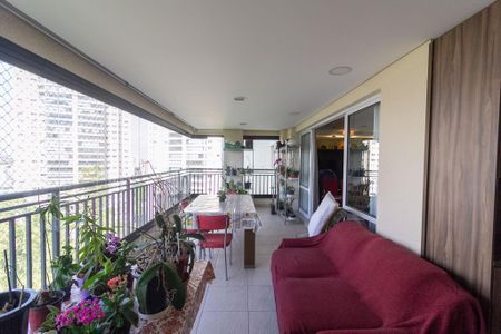 Apartamento à venda com 190m², 4 quartos e 3 vagas Apartamento à venda com 190m², 4 quartos e 3 vagasVaranda