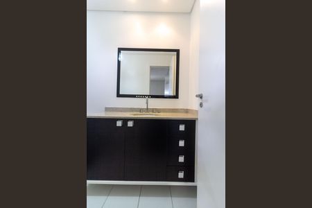 Apartamento à venda com 190m², 4 quartos e 3 vagas Apartamento à venda com 190m², 4 quartos e 3 vagasBanheiro Suíte 1