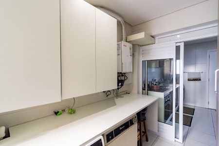 Apartamento à venda com 190m², 4 quartos e 3 vagas Apartamento à venda com 190m², 4 quartos e 3 vagasÁrea de Serviço