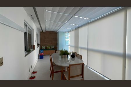 Apartamento à venda com 83m², 2 quartos e 1 vagaVaranda