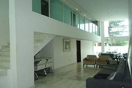 Casa à venda com 4 quartos, 412m² em Santa Lúcia, Belo Horizonte