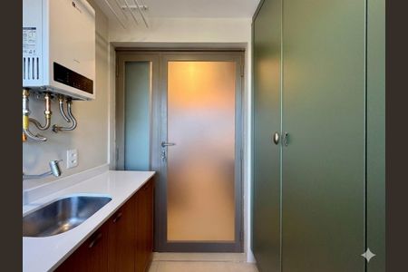 Apartamento à venda com 136m², 3 quartos e 2 vagasÁrea de Serviço