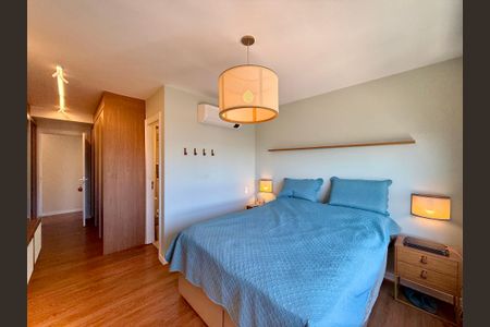 Apartamento à venda com 136m², 3 quartos e 2 vagasSuíte 2