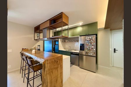 Apartamento à venda com 136m², 3 quartos e 2 vagasCozinha 