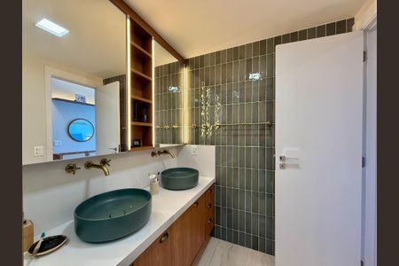 Apartamento à venda com 136m², 3 quartos e 2 vagasBanheiro Suíte 2