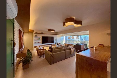 Sala de apartamento à venda com 3 quartos, 136m² em Campo Belo, São Paulo