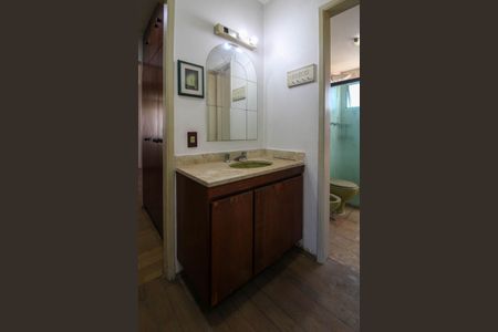 Apartamento para alugar com 142m², 4 quartos e 2 vagasBanheiro