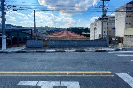 Casa para alugar com 150m², 2 quartos e 2 vagasFachada