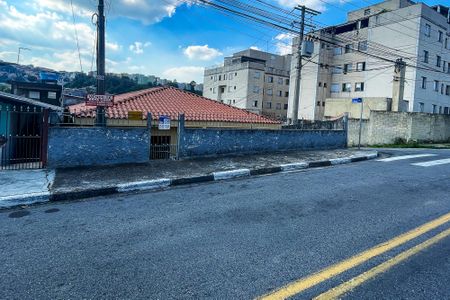 Casa para alugar com 150m², 2 quartos e 2 vagasFachada