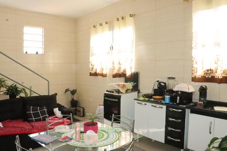 Casa para alugar com 3 quartos, 250m² em Jardim Barro Branco, Cotia
