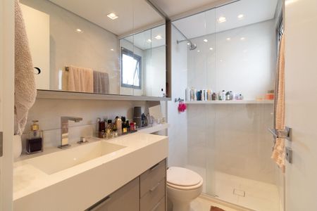 Apartamento à venda com 80m², 2 quartos e 1 vaga Apartamento à venda com 80m², 2 quartos e 1 vagaBanheiro da Suíte
