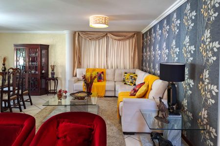 Casa de condomínio à venda com 303m², 3 quartos e 3 vagasSala