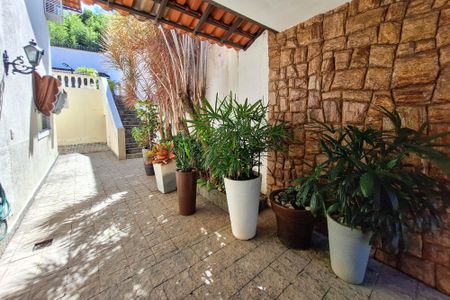 Casa de condomínio à venda com 303m², 3 quartos e 3 vagasQuintal