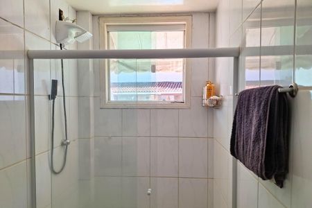 Casa de condomínio à venda com 303m², 3 quartos e 3 vagasBanheiro da Suíte 1