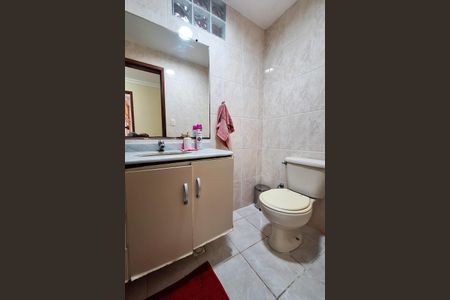 Casa de condomínio à venda com 303m², 3 quartos e 3 vagasBanheiro 2