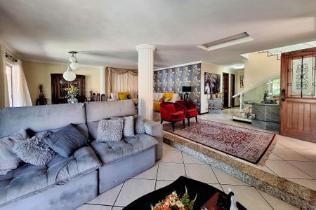 Casa de condomínio à venda com 303m², 3 quartos e 3 vagasSala