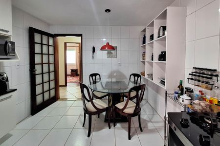 Casa de condomínio à venda com 303m², 3 quartos e 3 vagasCozinha