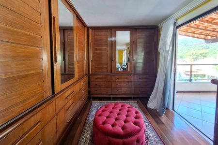 Casa de condomínio à venda com 303m², 3 quartos e 3 vagasSuíte 2