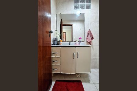 Casa de condomínio à venda com 303m², 3 quartos e 3 vagasBanheiro 2