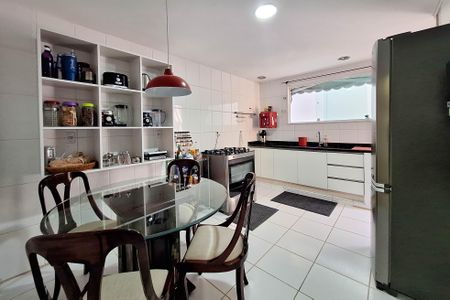 Casa de condomínio à venda com 303m², 3 quartos e 3 vagasCozinha