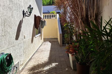 Casa de condomínio à venda com 303m², 3 quartos e 3 vagasQuintal