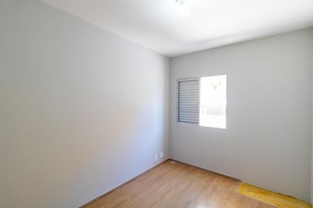 Apartamento à venda com 82m², 3 quartos e 1 vagaQuarto 02