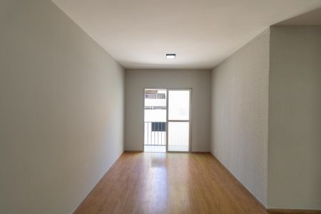 Apartamento à venda com 82m², 3 quartos e 1 vagaSalas
