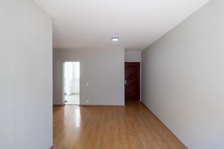 Apartamento à venda com 82m², 3 quartos e 1 vagaSalas