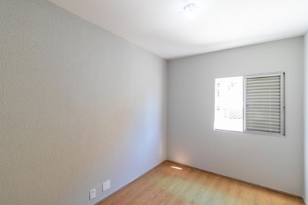 Apartamento à venda com 82m², 3 quartos e 1 vagaQuarto 02