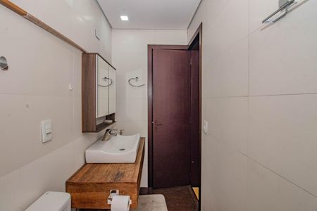 Casa de condomínio à venda com 110m², 2 quartos e 1 vagaBanheiro Suíte/ Corredor