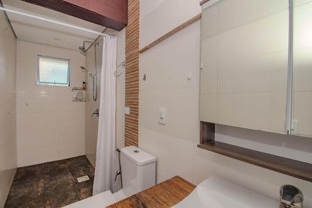 Casa de condomínio à venda com 110m², 2 quartos e 1 vagaBanheiro Suíte/ Corredor