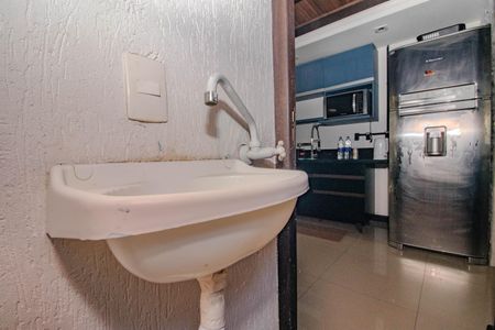 Casa de condomínio à venda com 110m², 2 quartos e 1 vagaLavabo