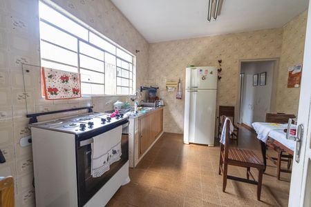 Casa à venda com 180m², 2 quartos e 2 vagasCozinha