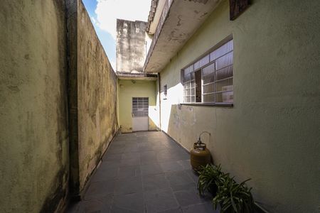 Casa à venda com 180m², 2 quartos e 2 vagasQuintal