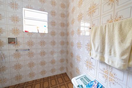 Casa à venda com 180m², 2 quartos e 2 vagasBanheiro