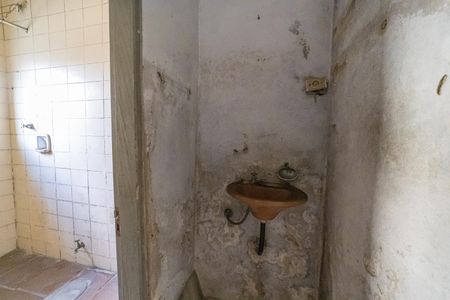 Casa à venda com 180m², 2 quartos e 2 vagasEdícula