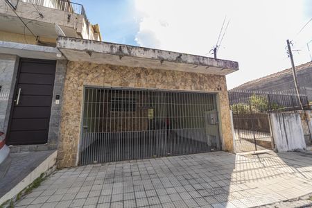 Casa à venda com 180m², 2 quartos e 2 vagasFachada