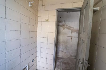 Casa à venda com 180m², 2 quartos e 2 vagasEdícula