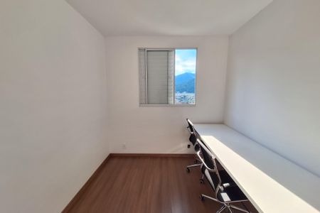 Quarto 2 de apartamento para alugar com 2 quartos, 50m² em Vila Santa Alice, Duque de Caxias