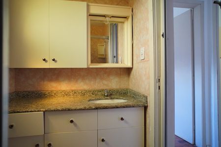 Apartamento para alugar com 55m², 2 quartos e sem vagaBanheiro 