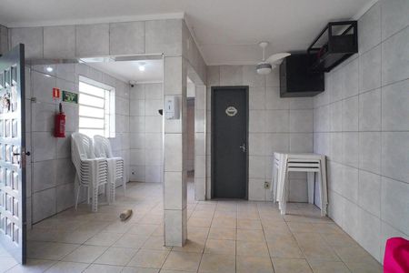 Apartamento para alugar com 55m², 2 quartos e sem vagaÁrea comum - Salão de festas