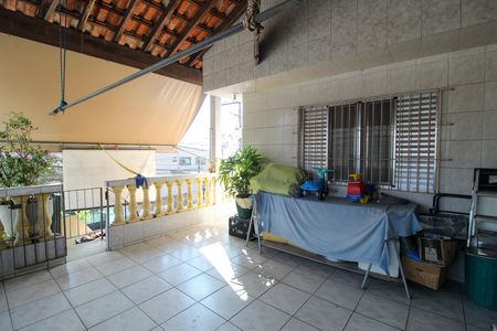Casa à venda com 165m², 3 quartos e 4 vagas Casa à venda com 165m², 3 quartos e 4 vagasVaranda