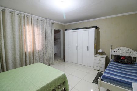 Casa à venda com 165m², 3 quartos e 4 vagas Casa à venda com 165m², 3 quartos e 4 vagasQuarto 2