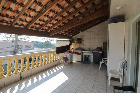 Casa à venda com 165m², 3 quartos e 4 vagas Casa à venda com 165m², 3 quartos e 4 vagasVaranda