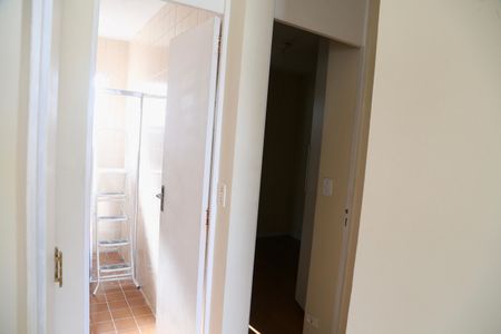 Corredor  de apartamento para alugar com 2 quartos, 54m² em Jardim Nova Germania, São Paulo