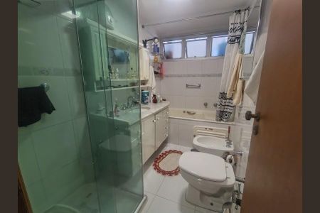 Banheiro de apartamento à venda com 3 quartos, 120m² em Vila Buarque, São Paulo