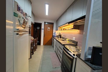 Cozinha de apartamento à venda com 3 quartos, 120m² em Vila Buarque, São Paulo