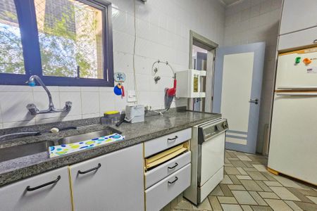 Apartamento para alugar com 180m², 3 quartos e 2 vagas